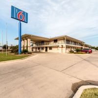 Motel 6 San Antonio - South WW White Road